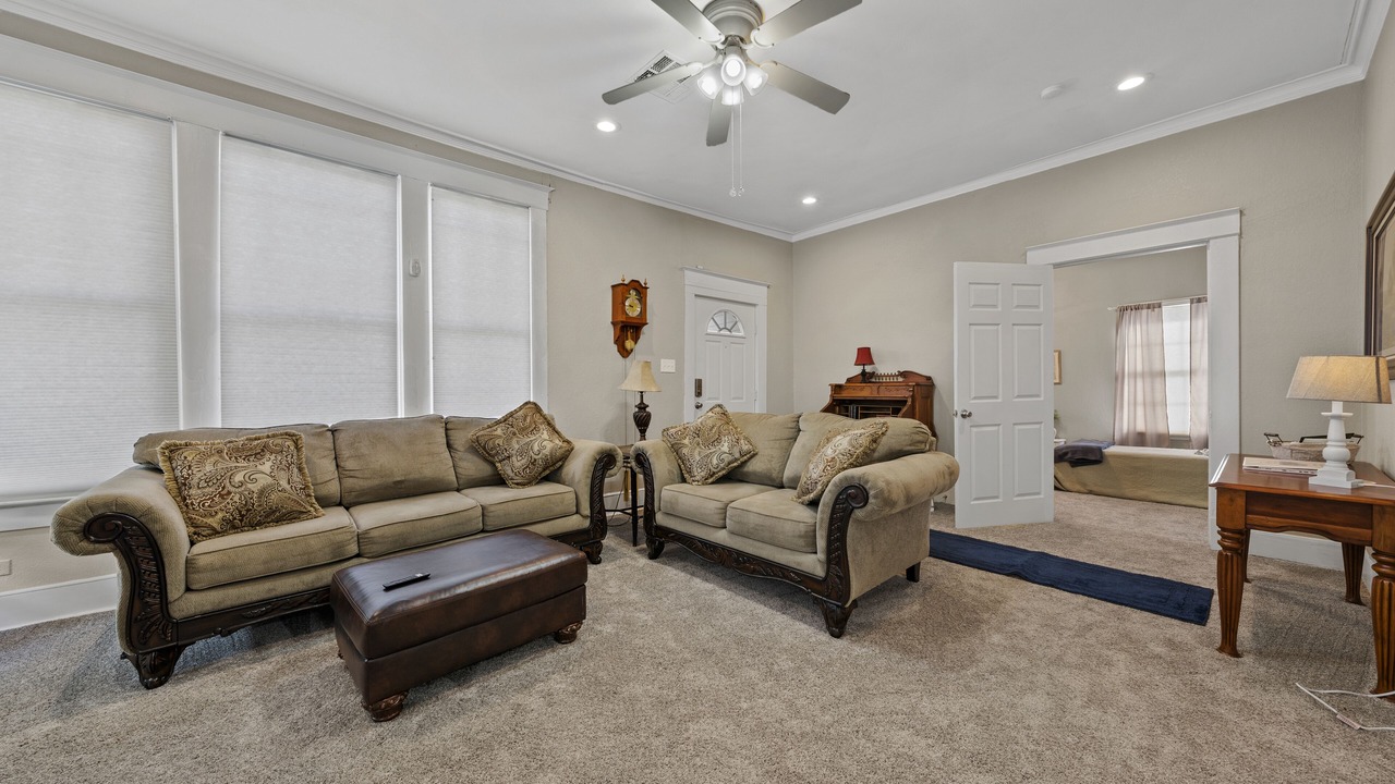 Photo of Livingroom in Waco
