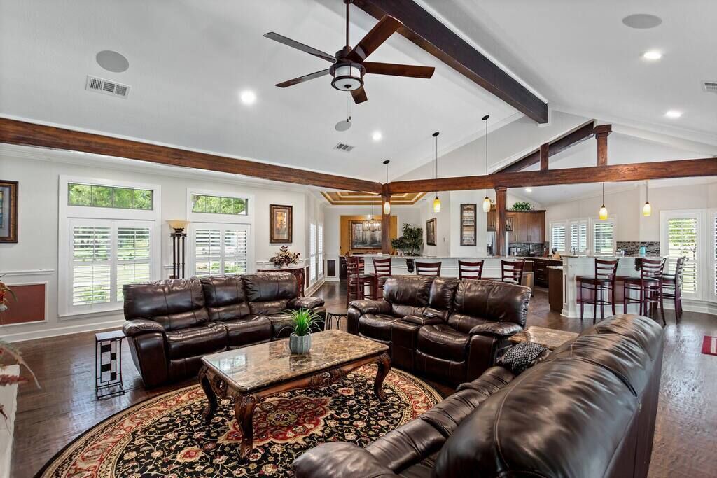Photo of Livingroom in Weston