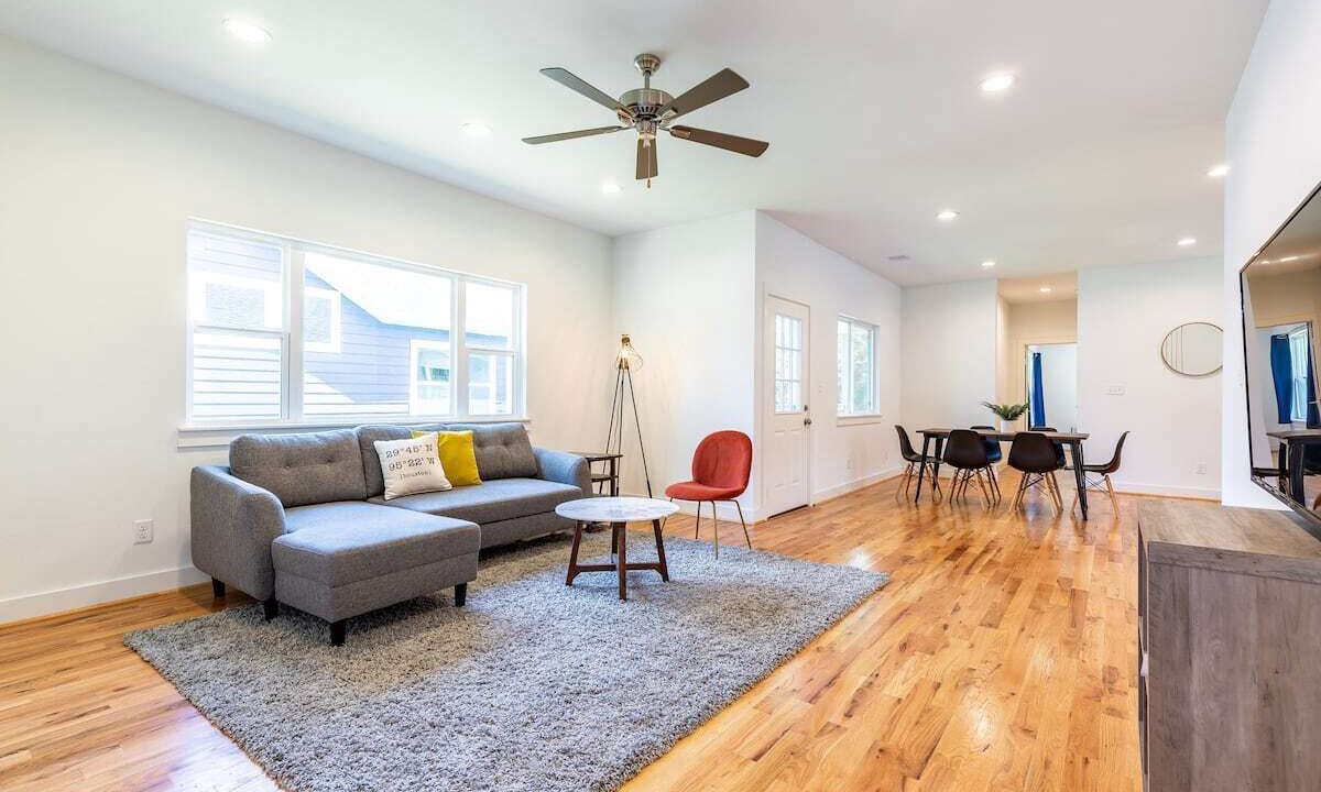 Photo of Livingroom in Lawndale/ Wayside