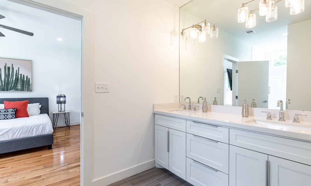 Photo of Bathroom in Lawndale/ Wayside