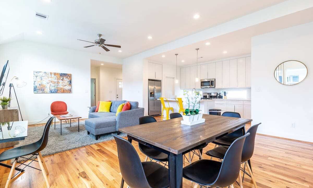 Photo of Livingroom in Lawndale/ Wayside