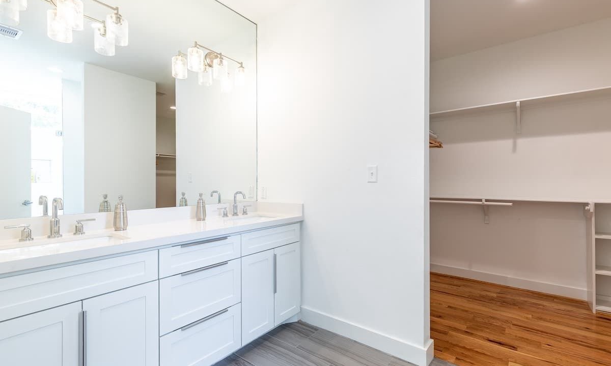 Photo of Bathroom in Lawndale/ Wayside
