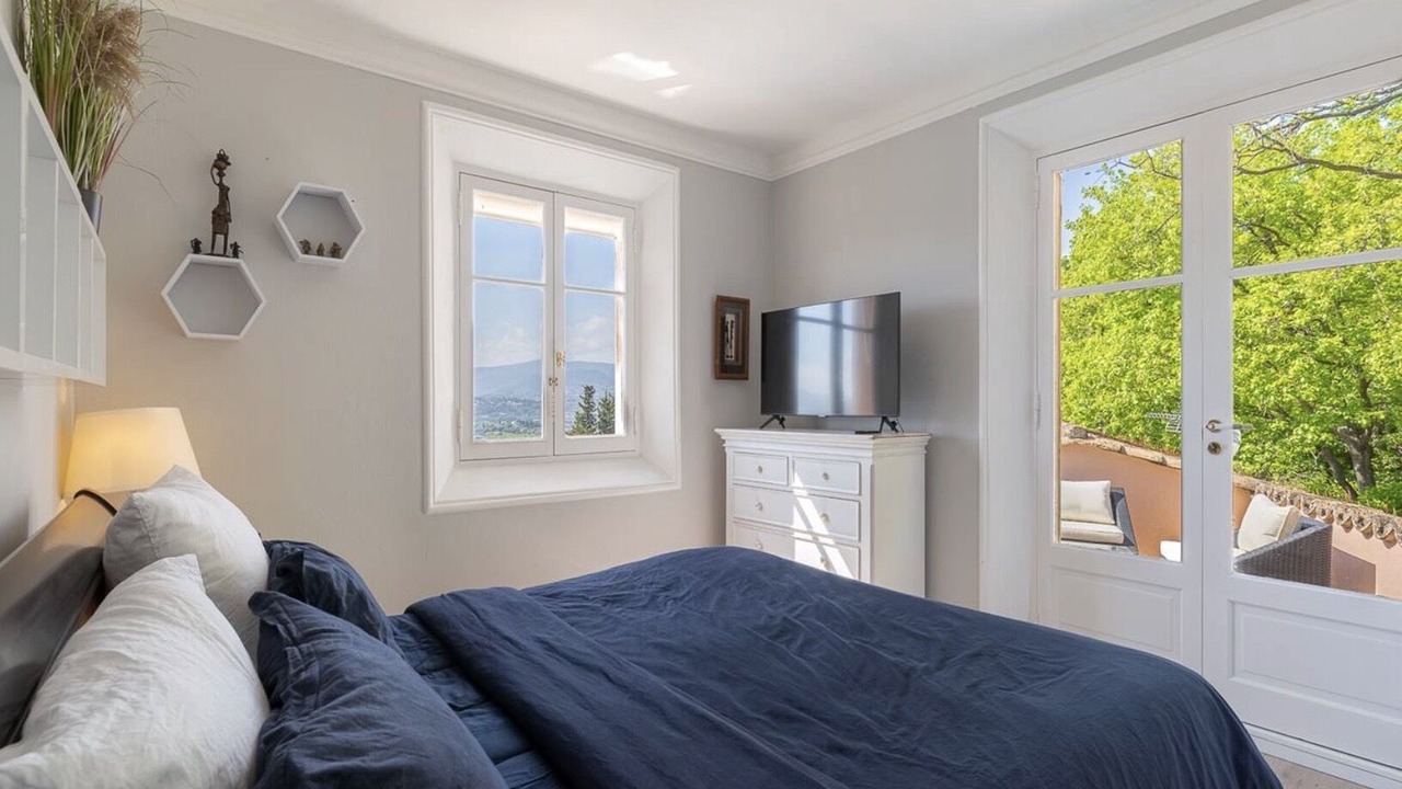 Photo of Bedroom in Mouans-Sartoux