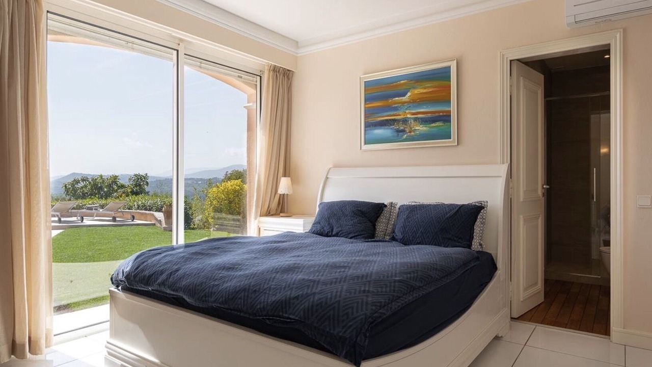 Photo of Bedroom in Mouans-Sartoux