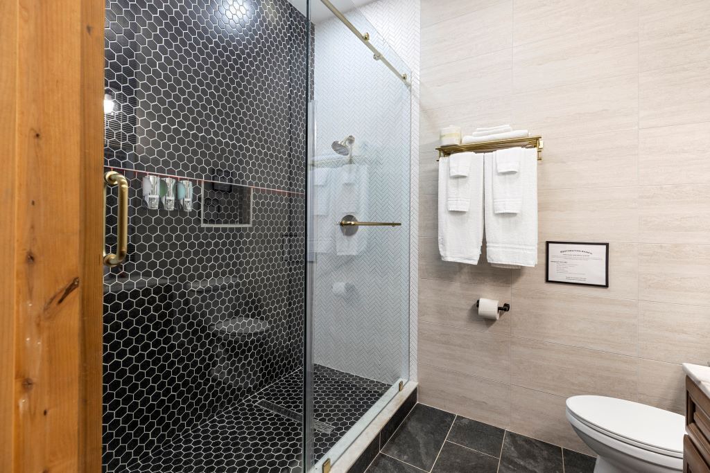 Photo of Bathroom in Elmaton