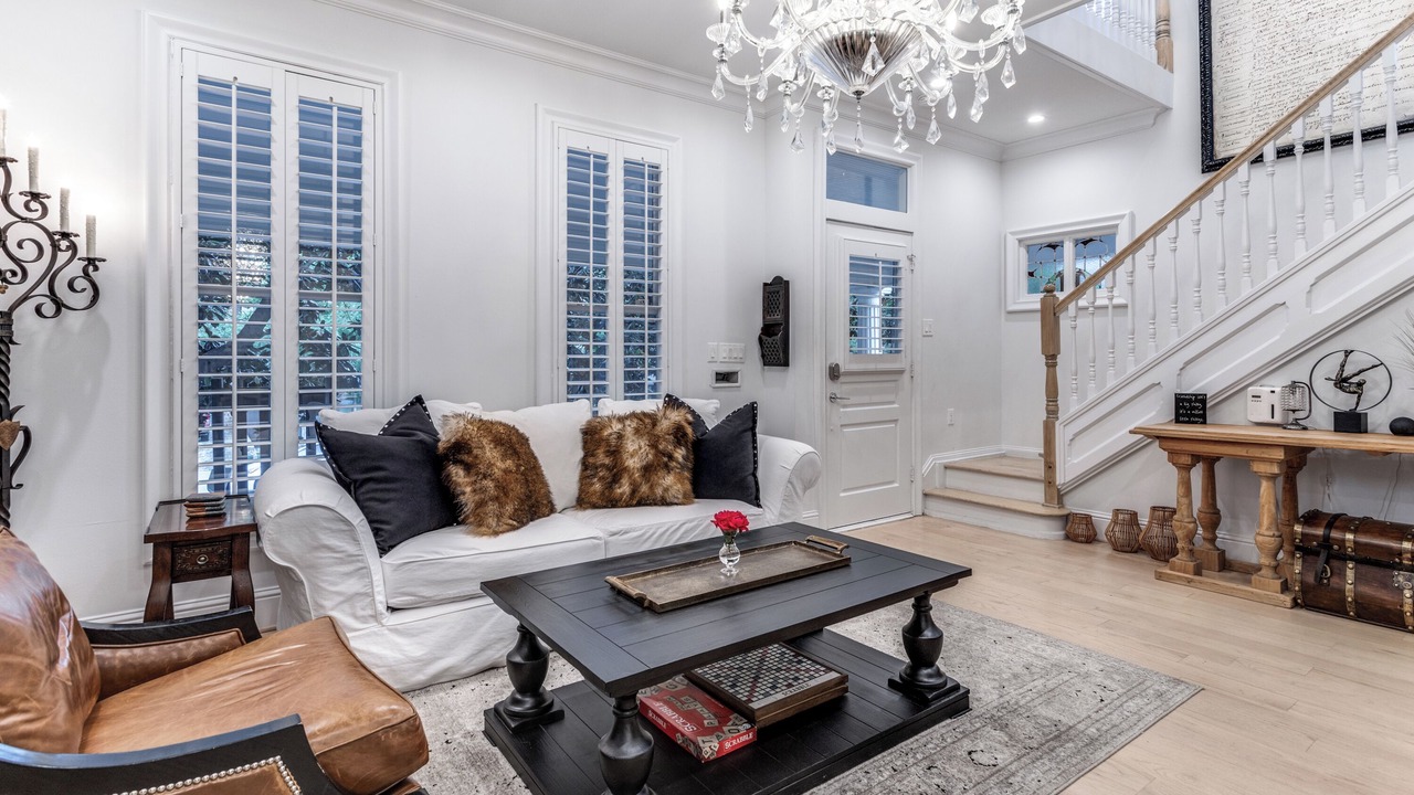 Photo of Livingroom in Uptown