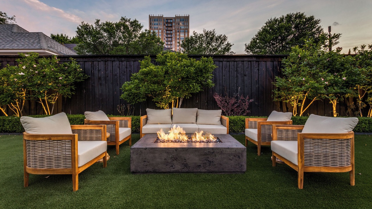 Photo of Outdoor in Uptown