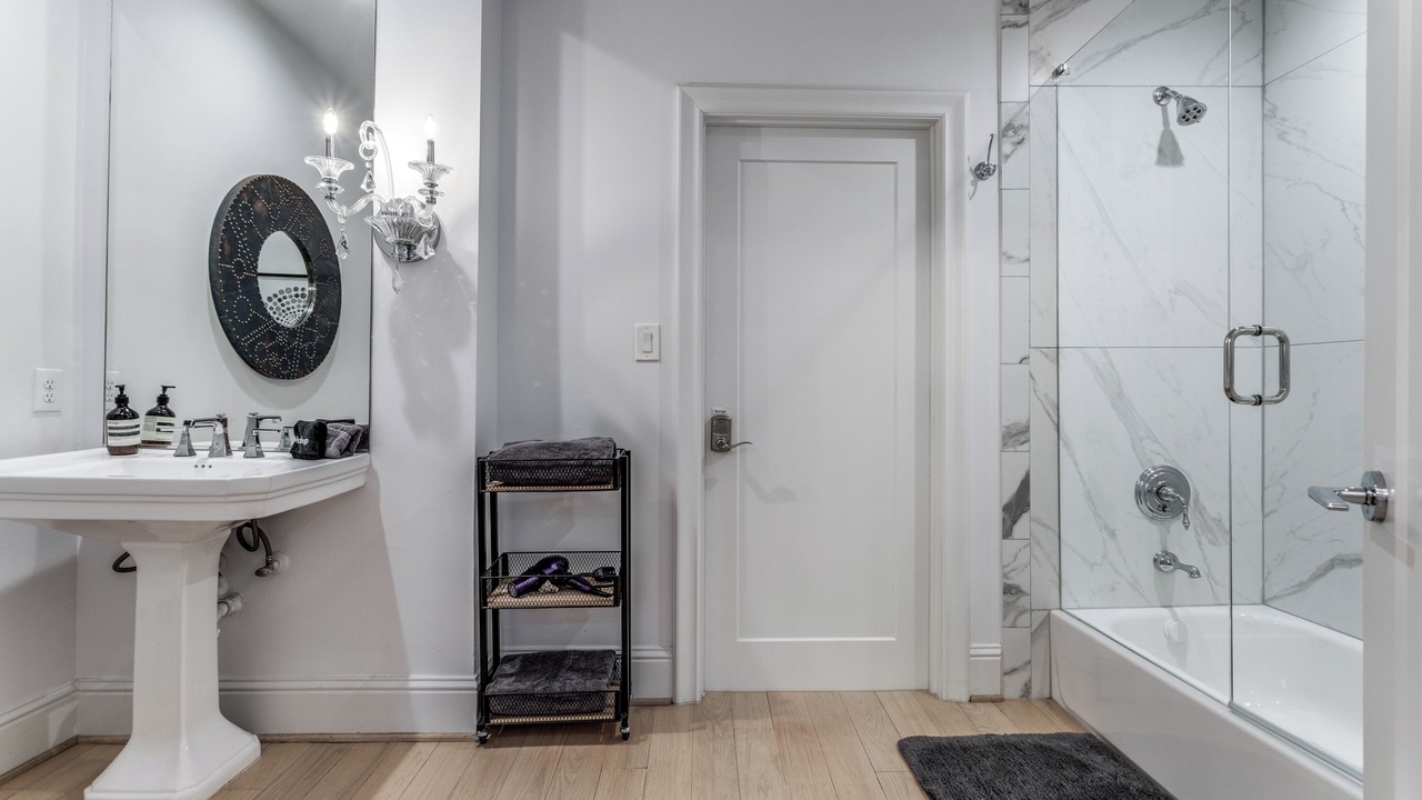 Photo of Bathroom in Uptown