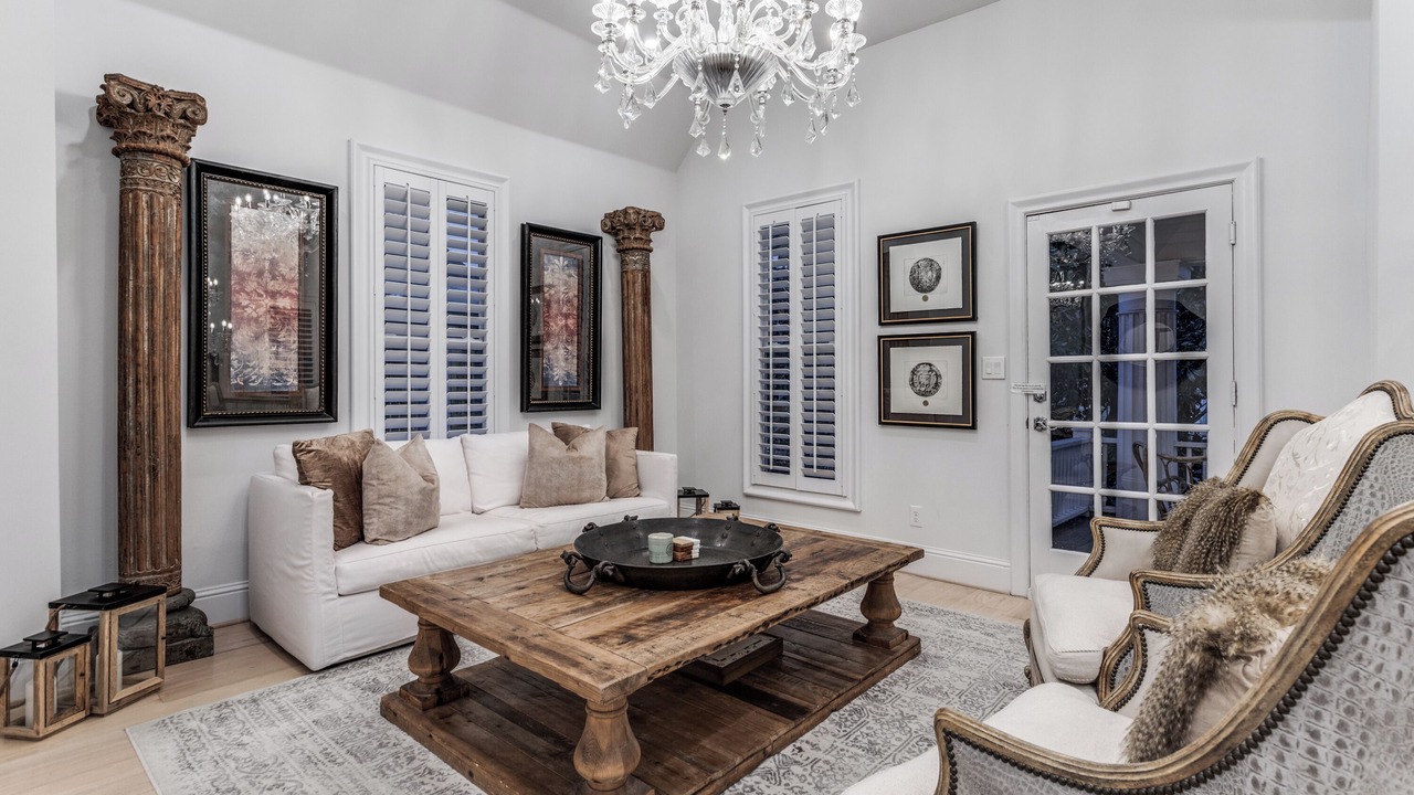 Photo of Livingroom in Uptown