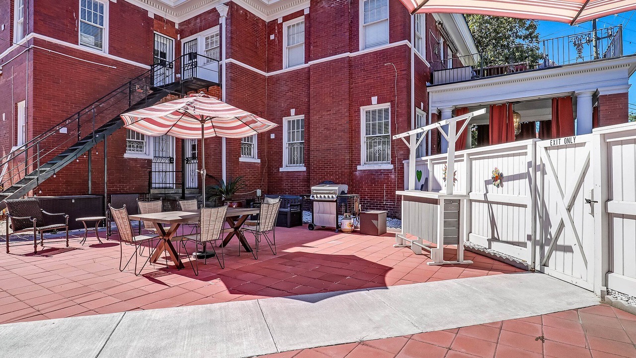 Photo of Outdoor in Thomas Square