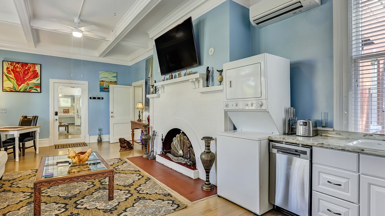 Photo of Others in Thomas Square