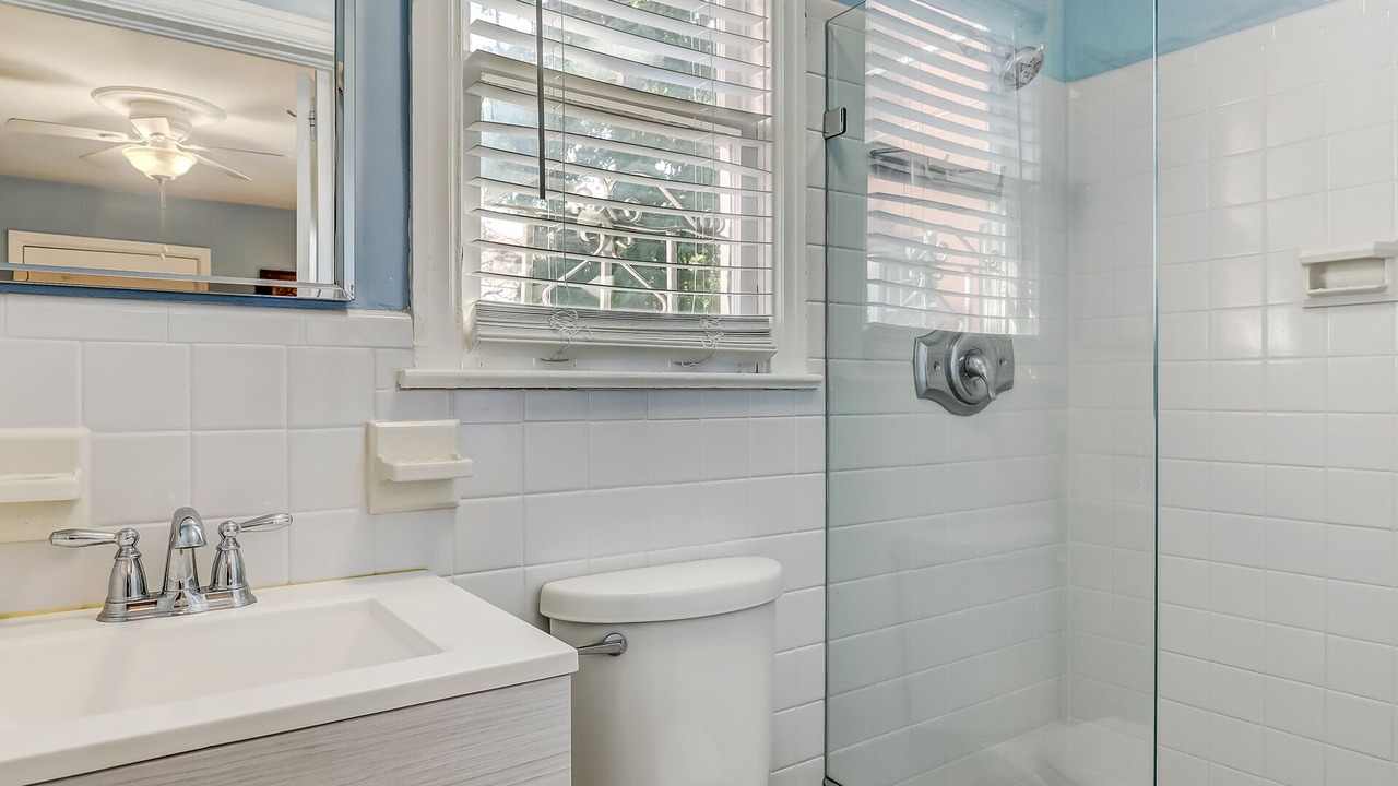 Photo of Bathroom in Thomas Square