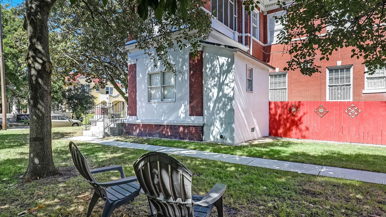 Photo of Outdoor in Thomas Square