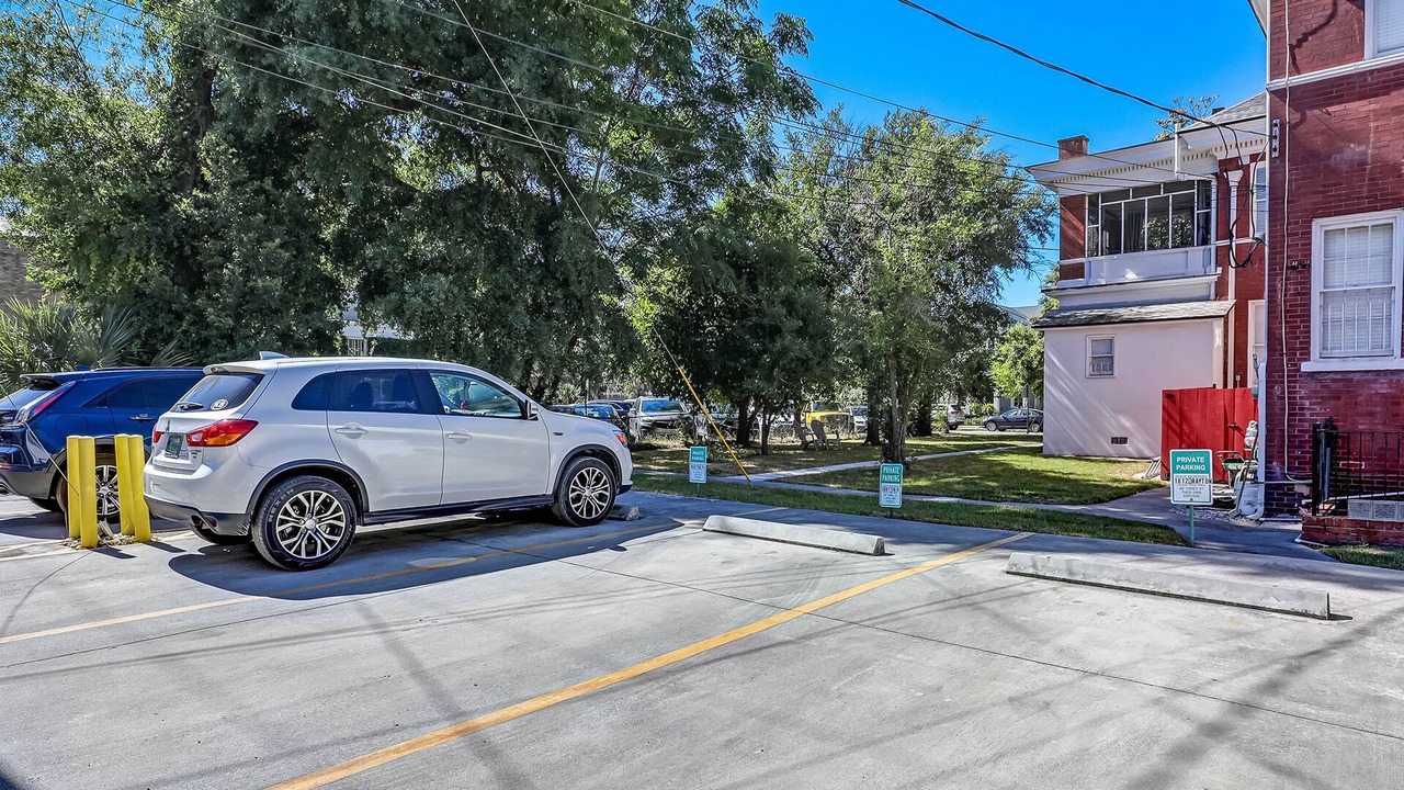 Photo of Outdoor in Thomas Square