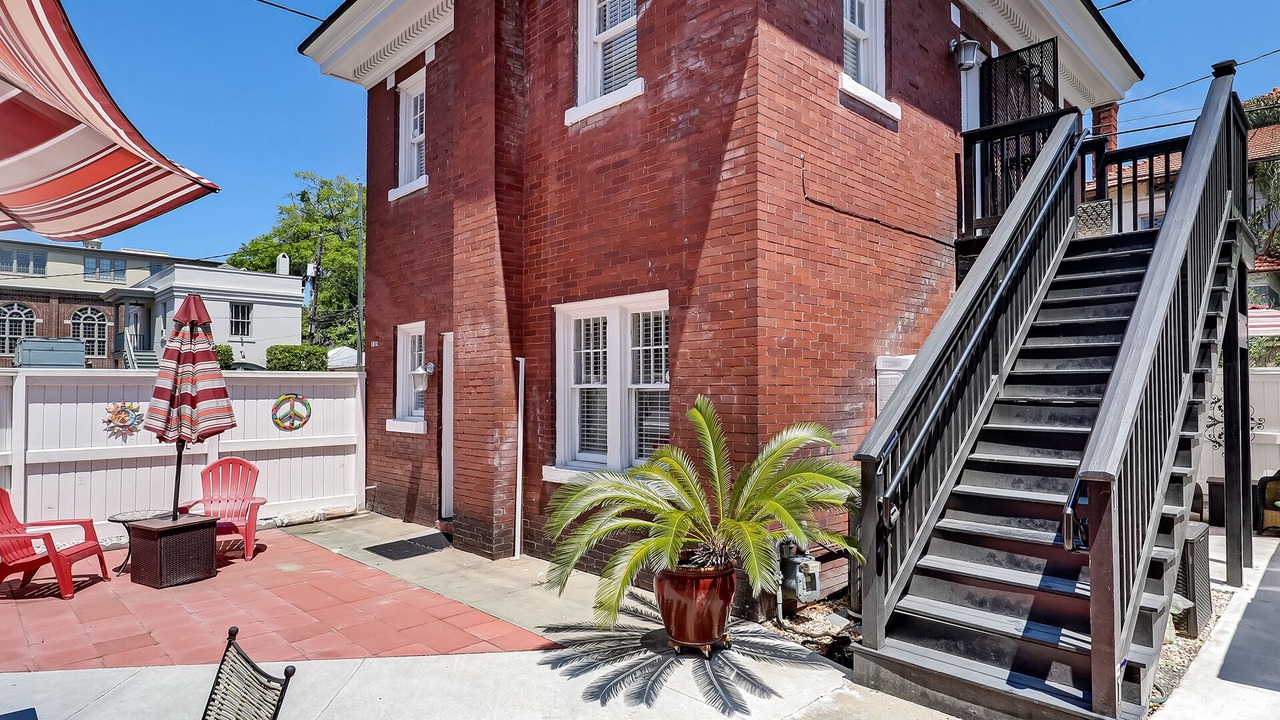 Photo of Patio Balcony in Thomas Square