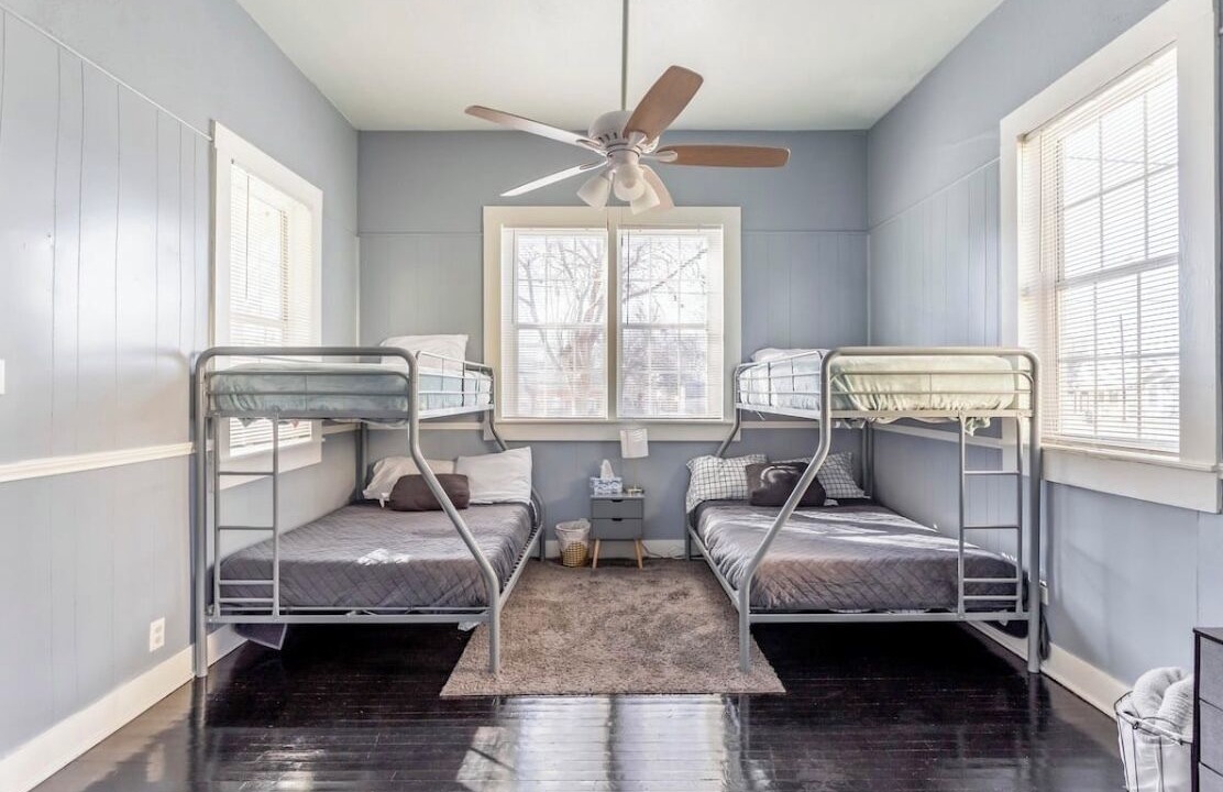 Photo of Bedroom in Historic Garderns
