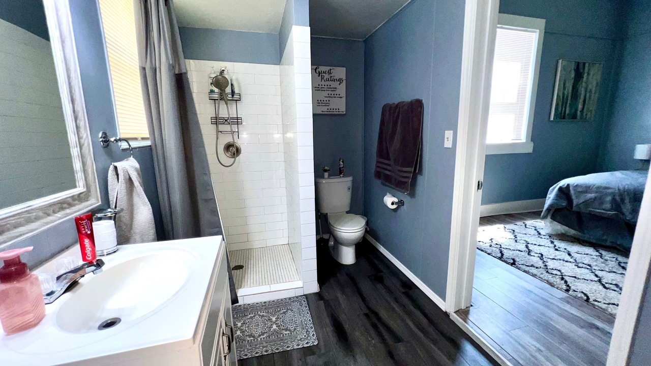Photo of Bathroom in Historic Garderns