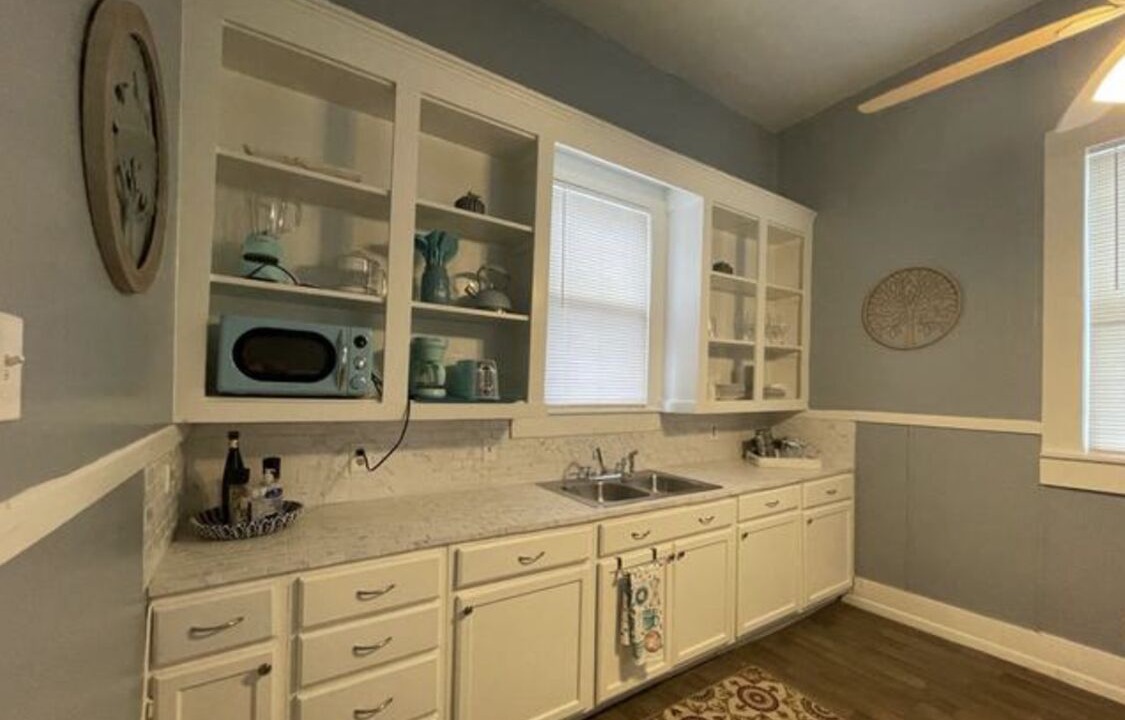 Photo of Kitchen in Historic Garderns