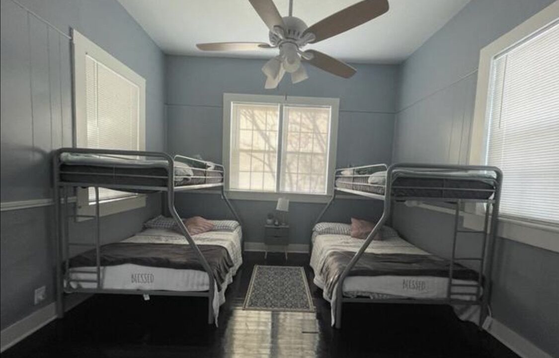 Photo of Bedroom in Historic Garderns