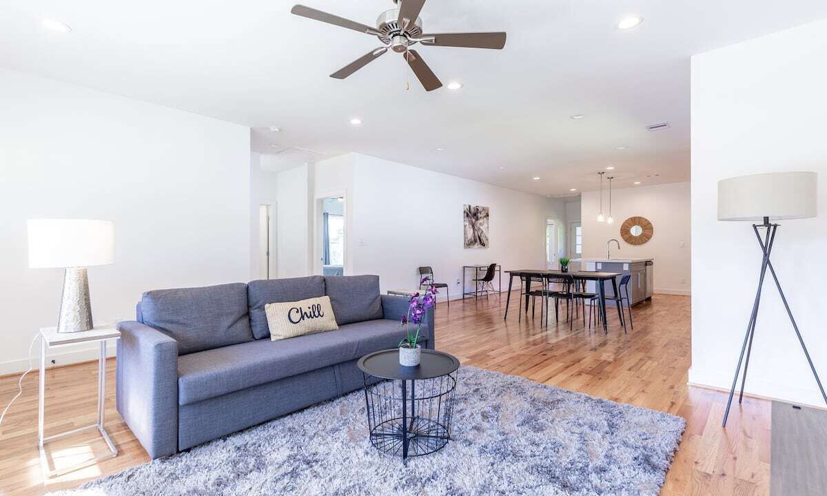 Photo of Livingroom in Lawndale/ Wayside