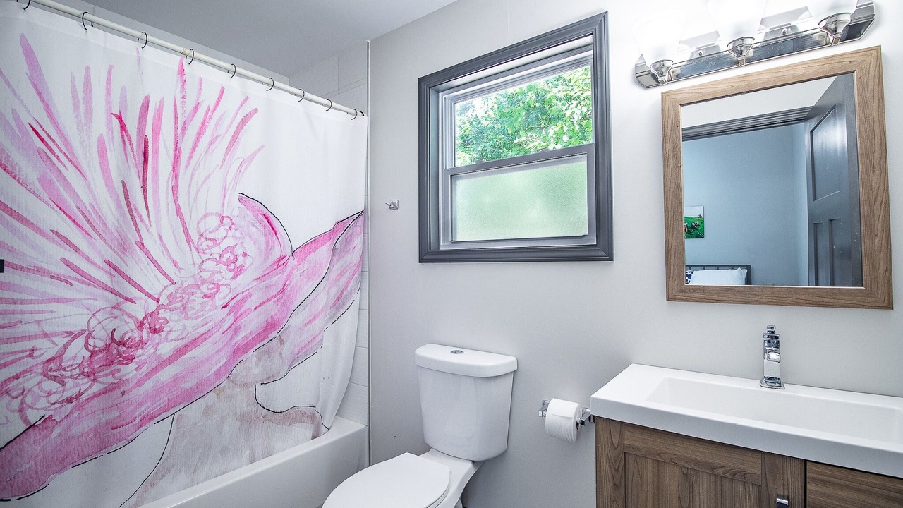 Photo of Bathroom in Shelby Park