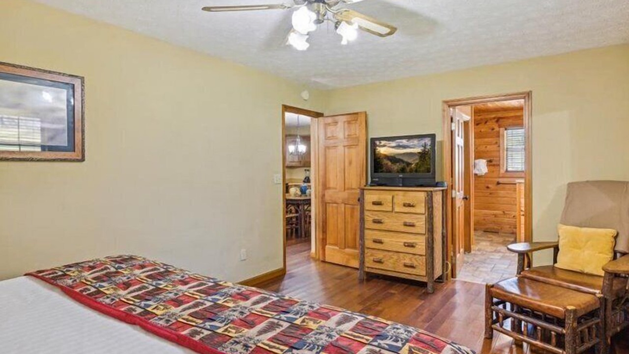 Photo of Bedroom in Pittman Center