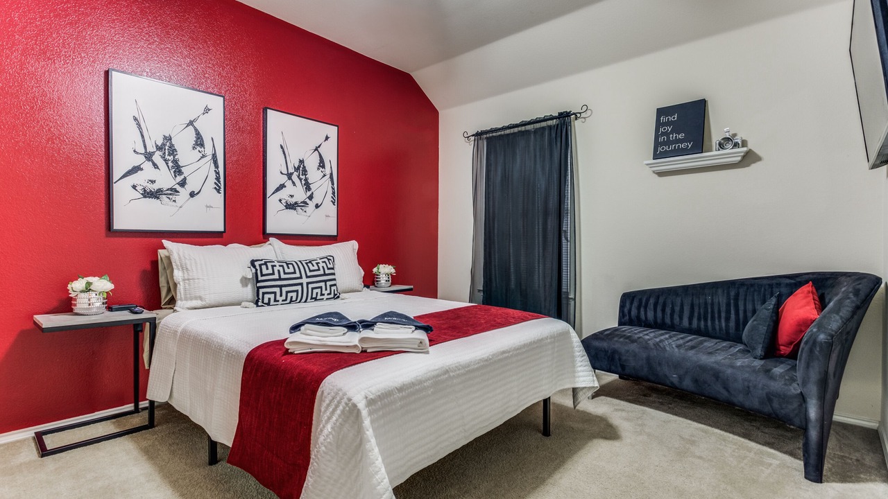 Photo of Bedroom in Garland