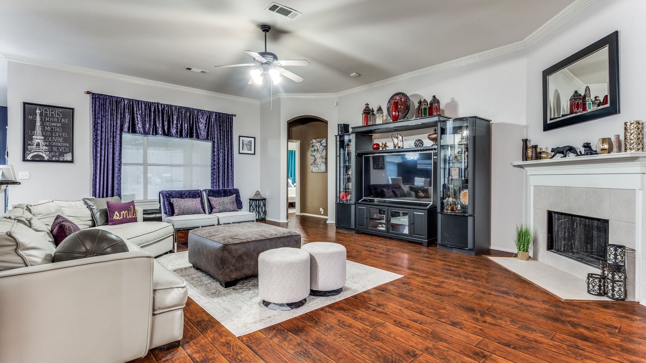 Photo of Livingroom in Garland
