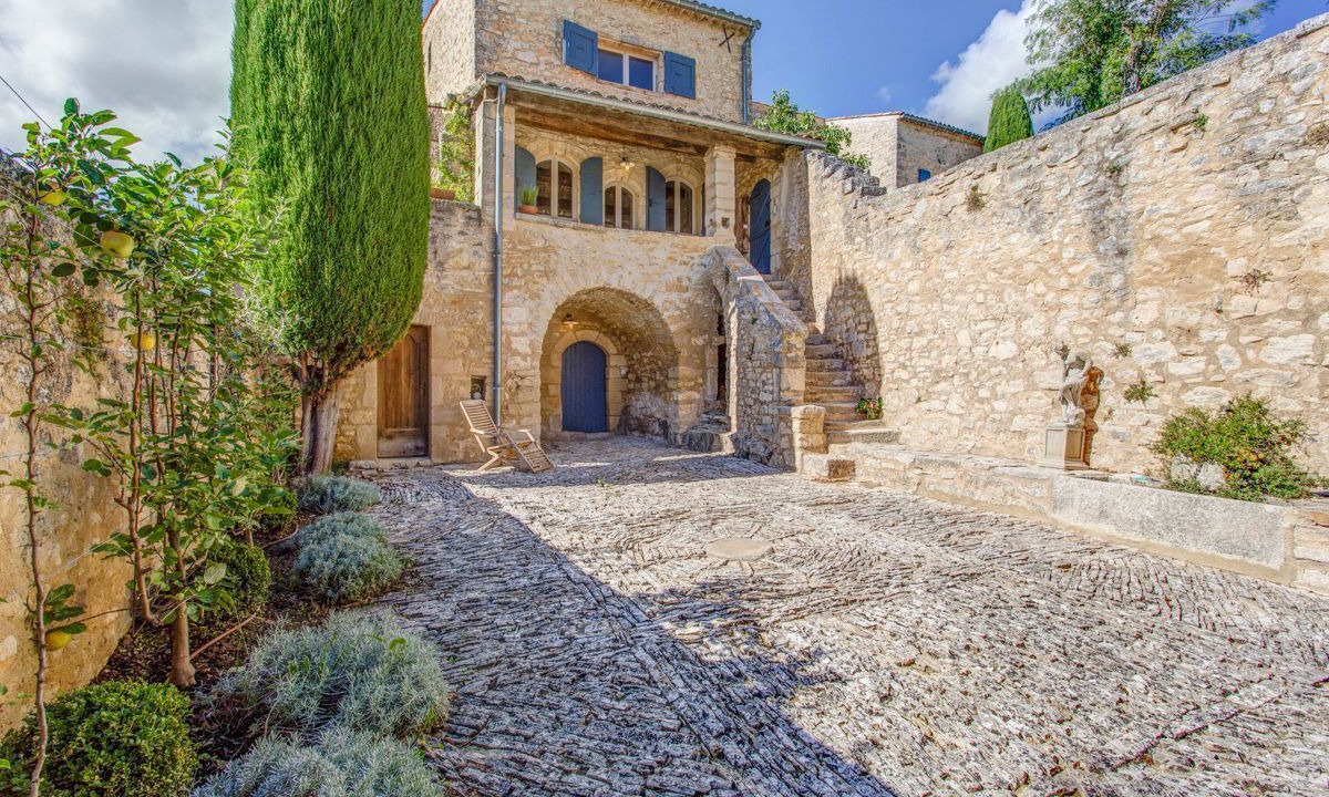 Photo of Outdoor in Saint-Michel-l'Observatoire