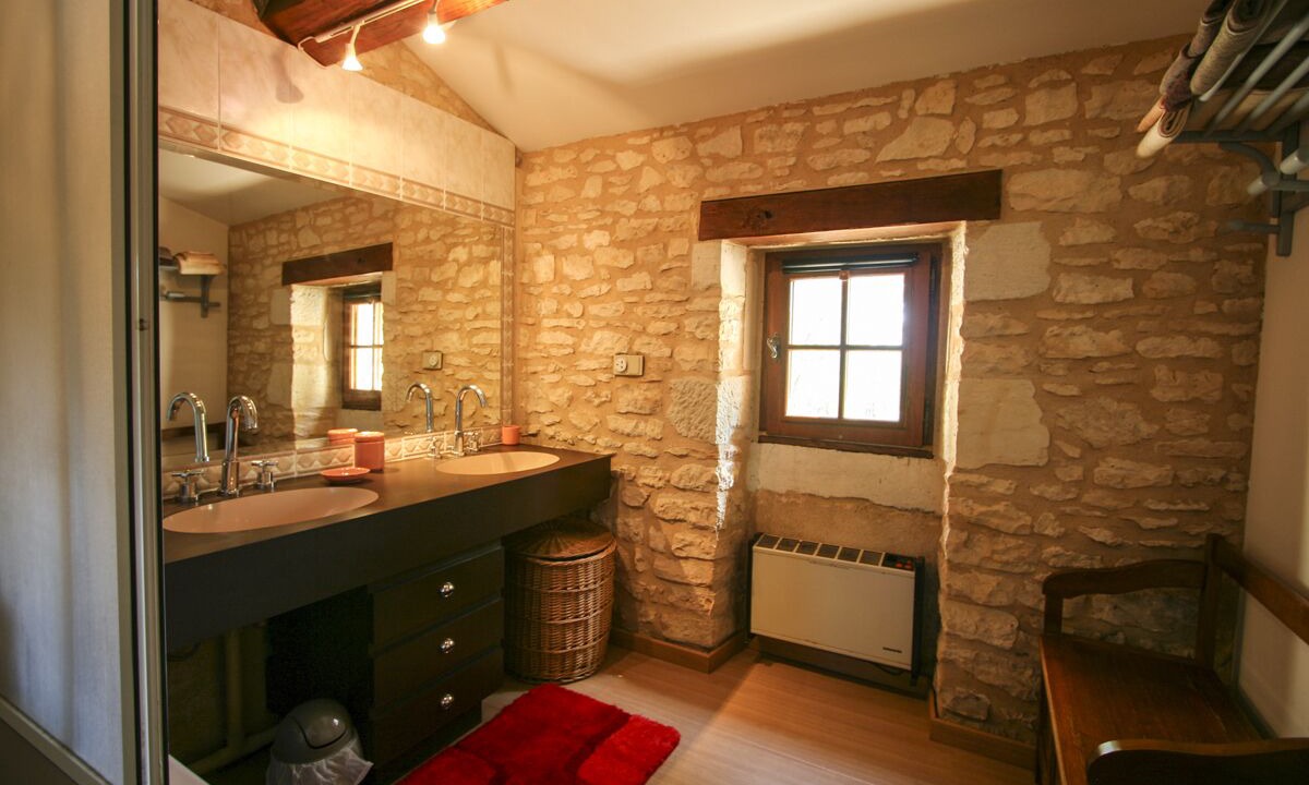 Photo of Bathroom in Sainte-Foy-de-Longas