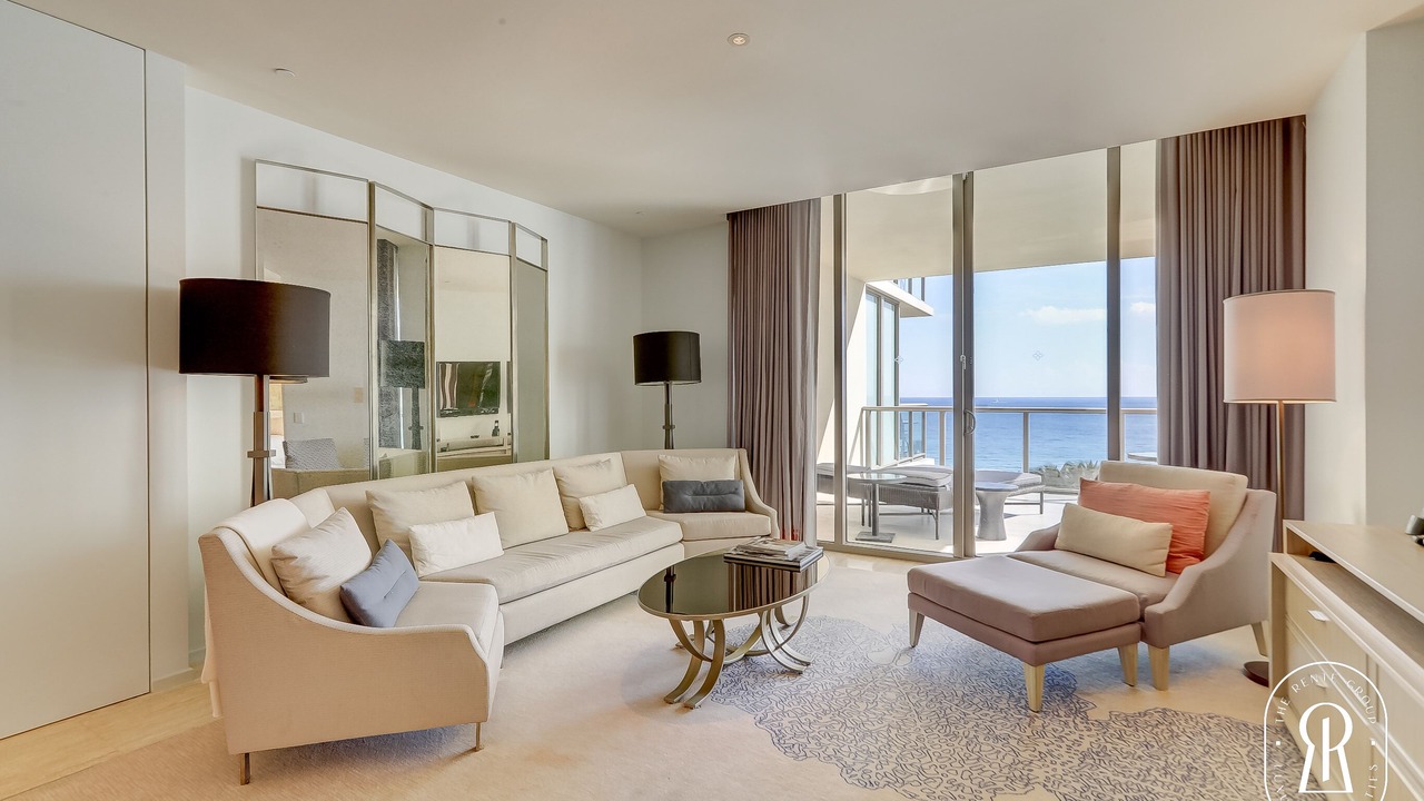 Photo of Livingroom in Bal Harbour