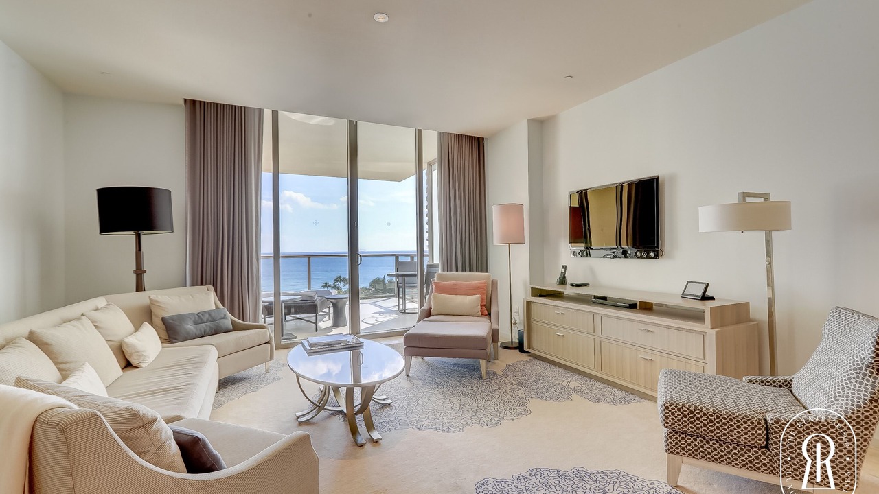 Photo of Livingroom in Bal Harbour