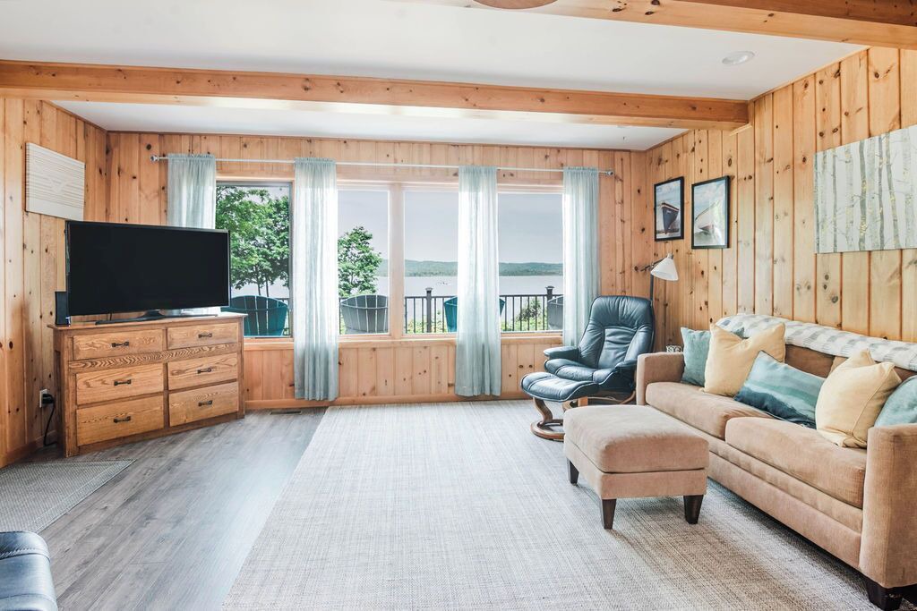 Photo of Livingroom in East Jordan