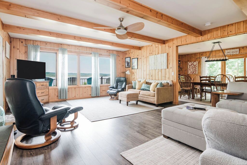 Photo of Livingroom in East Jordan