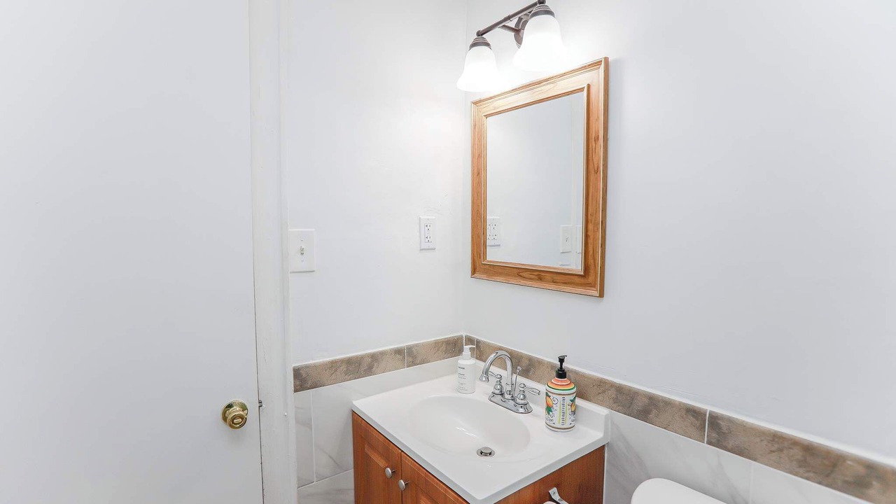 Photo of Bathroom in Willoughby Spit