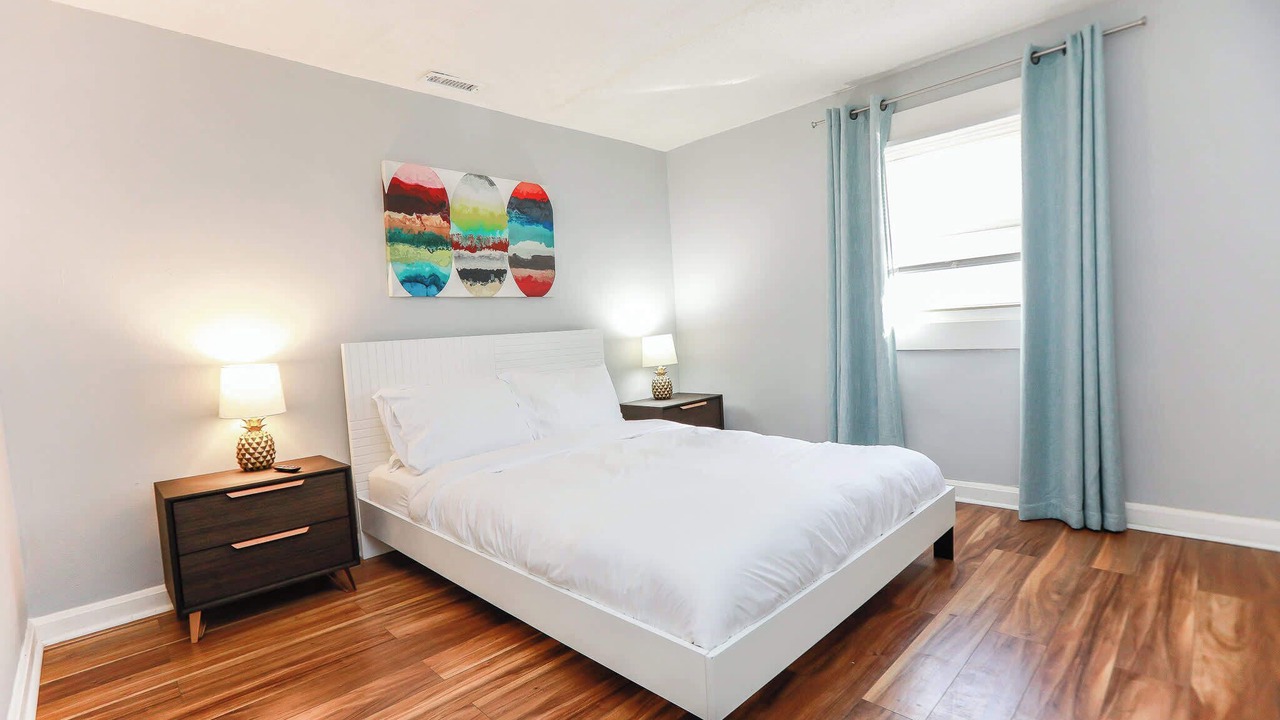 Photo of Bedroom in Willoughby Spit