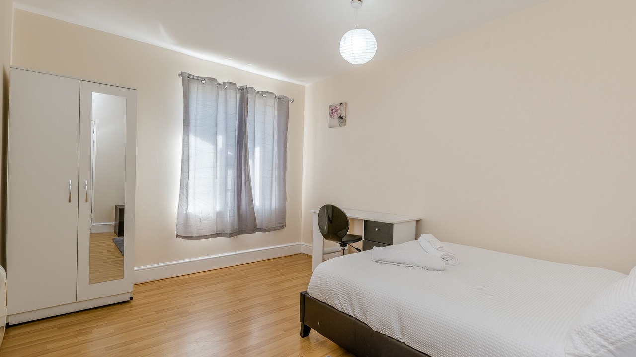 Photo of Bedroom in Cradley