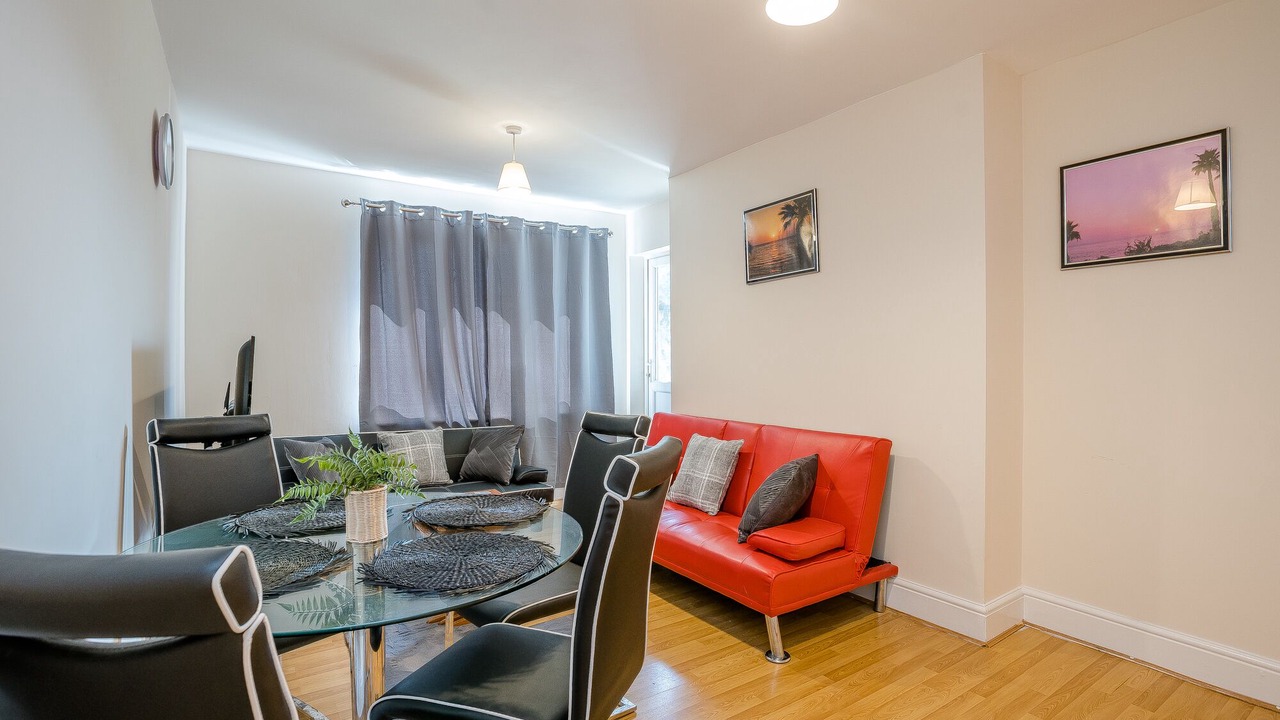 Photo of Others in Cradley