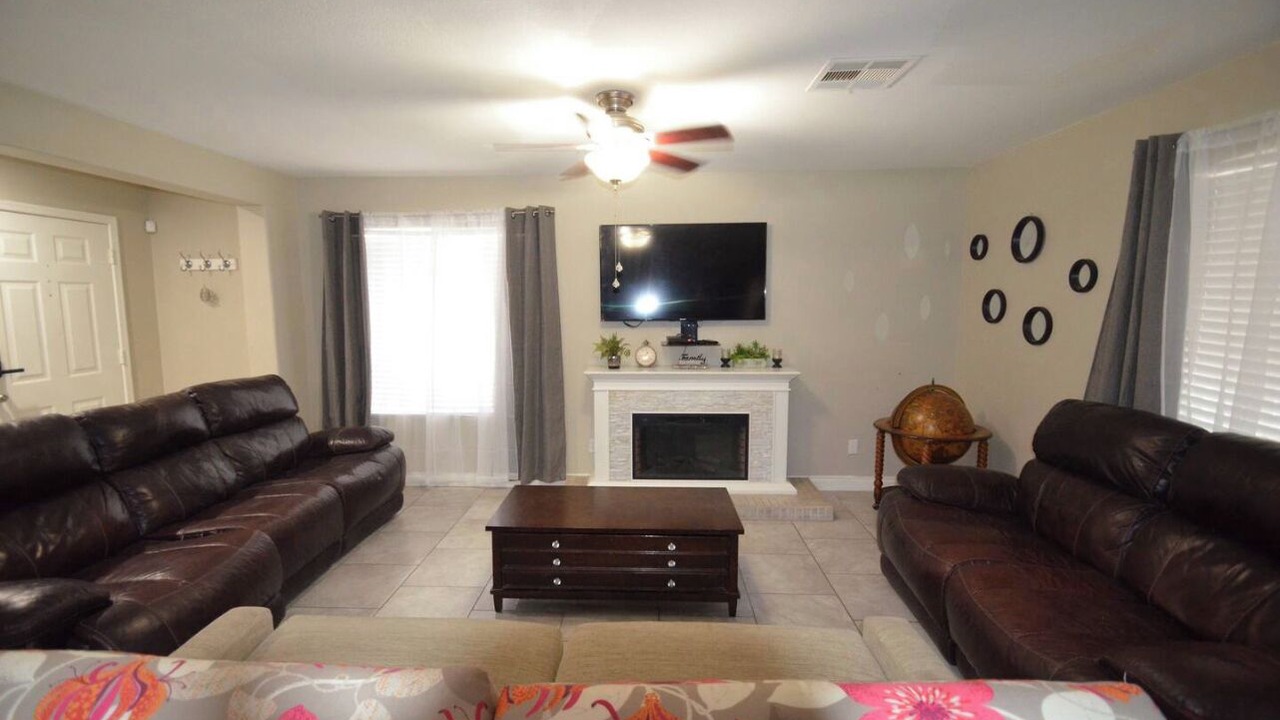 Photo of Livingroom in Silverado Ranch