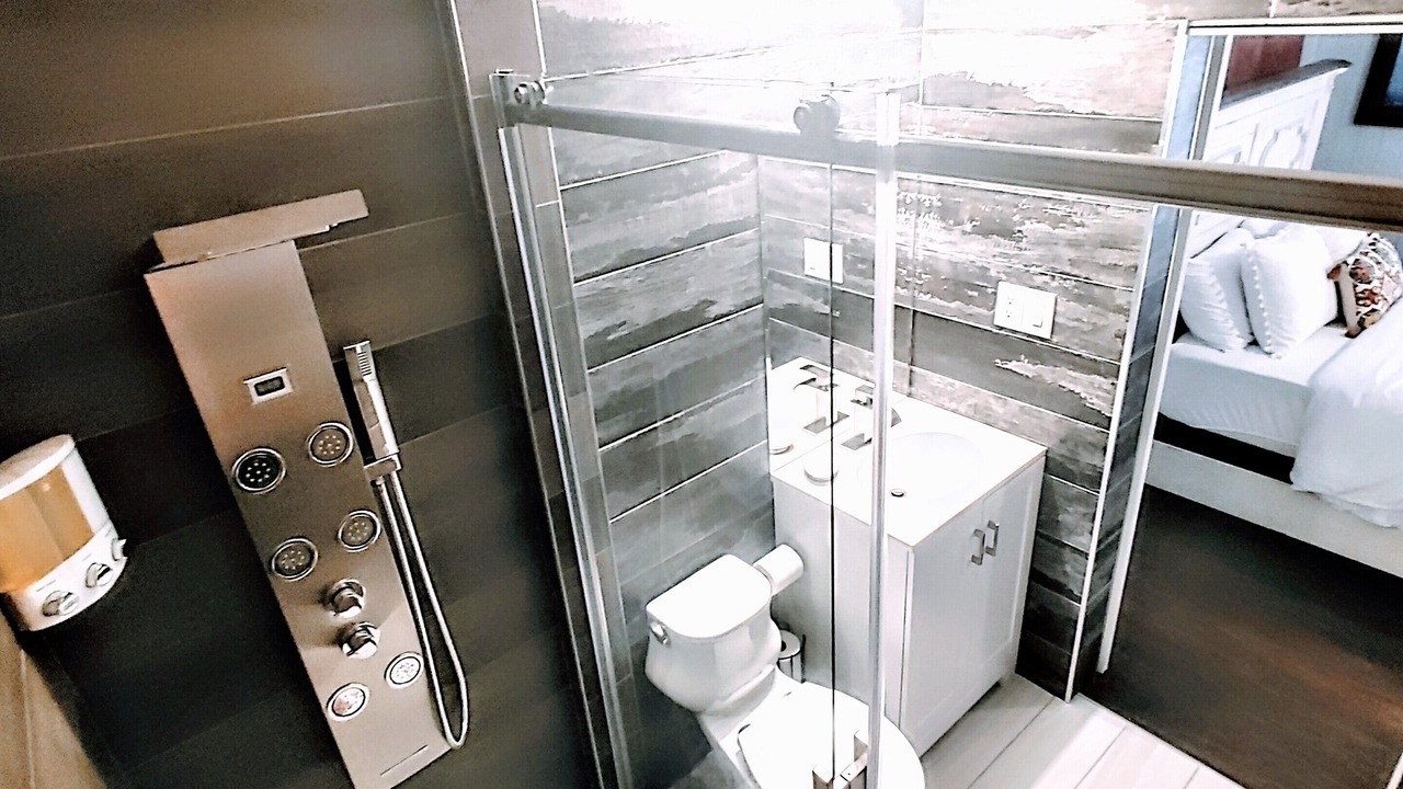 Photo of Bathroom in Highland Historic District