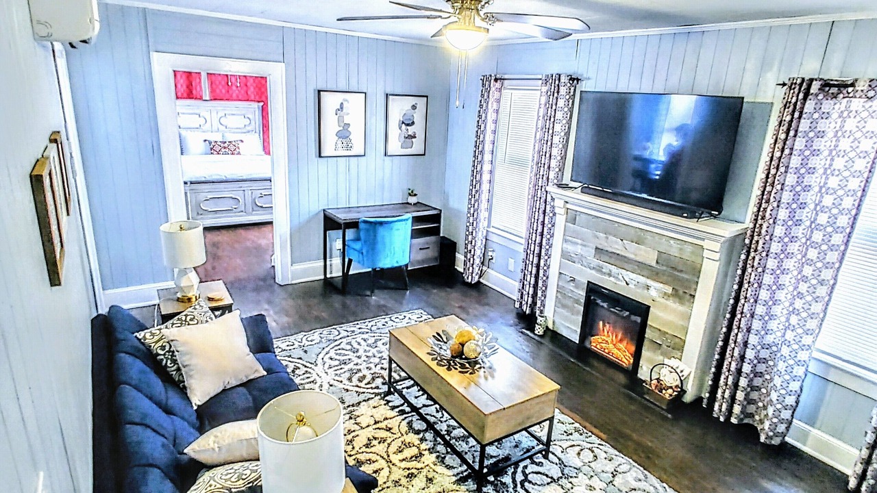 Photo of Livingroom in Highland Historic District