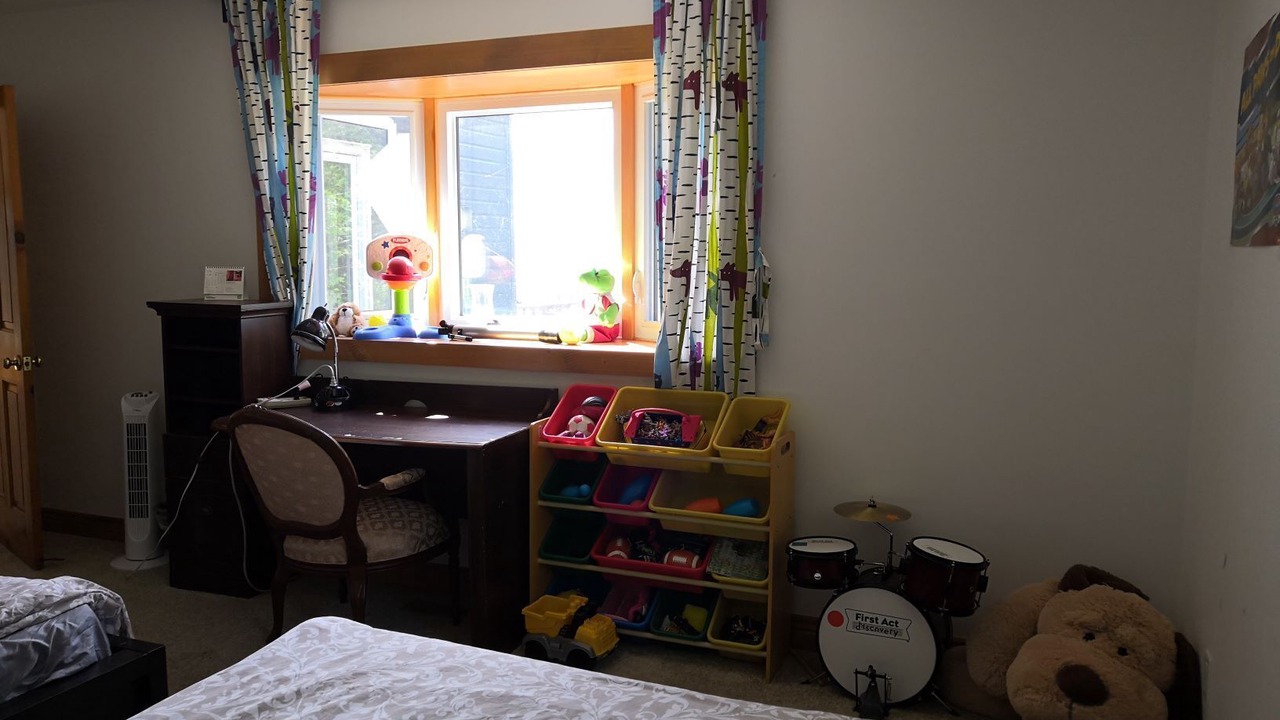 Photo of Bedroom in Colpoys Bay