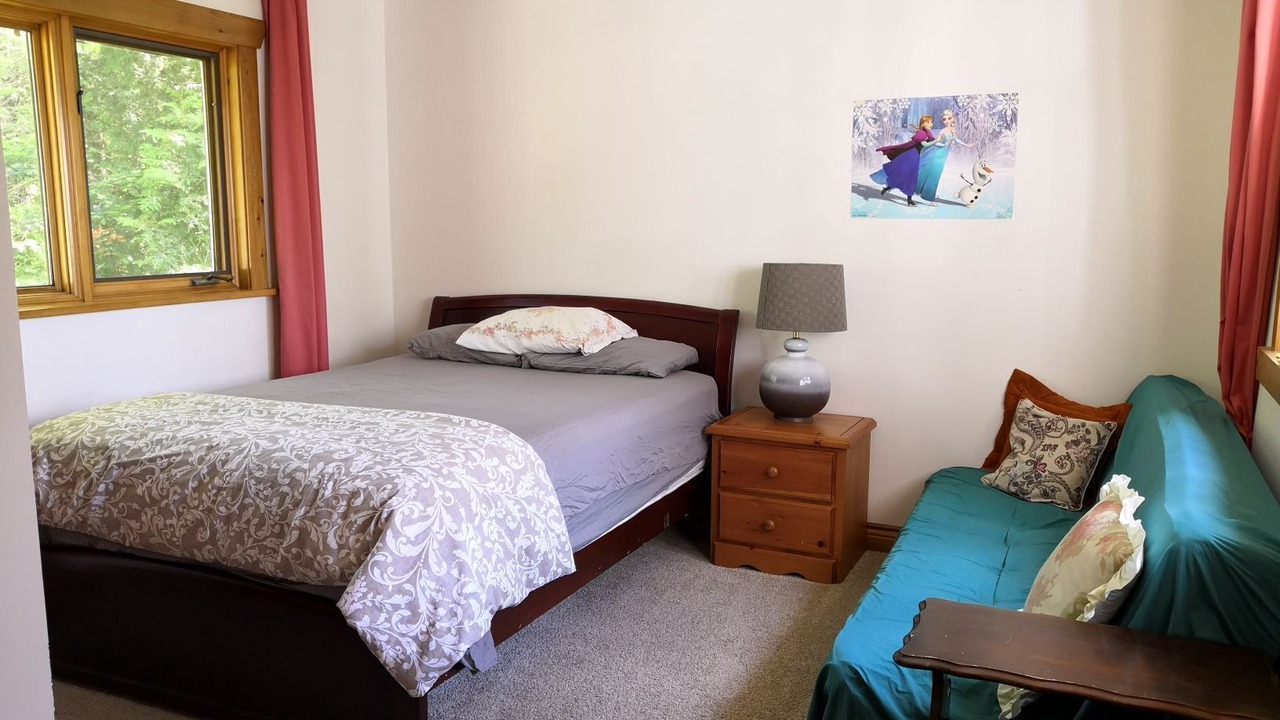 Photo of Bedroom in Colpoys Bay