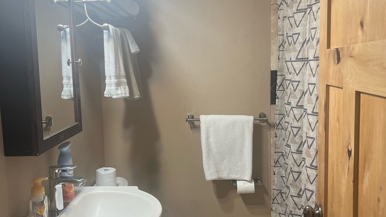 Photo of Bathroom in Cliff - Cannon