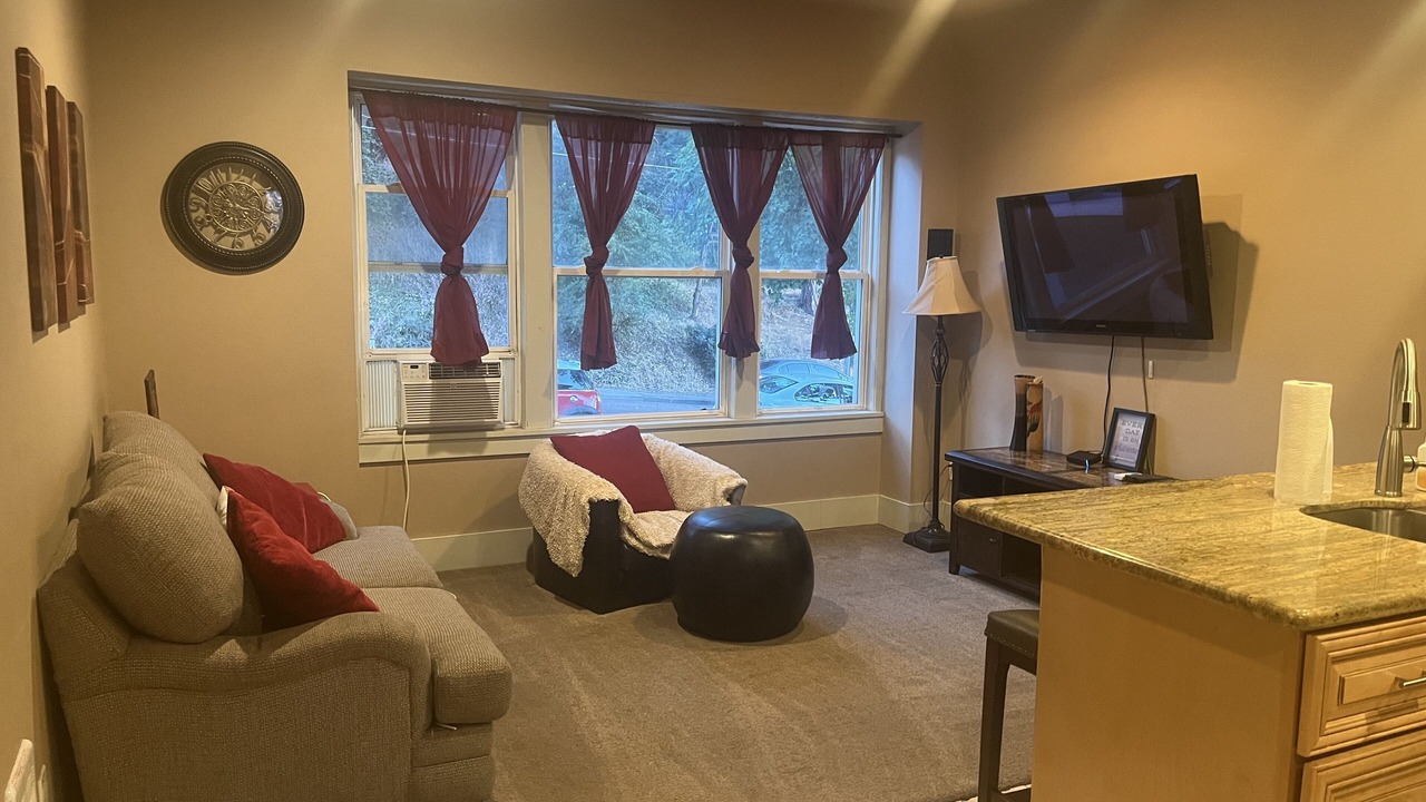 Photo of Livingroom in Cliff - Cannon