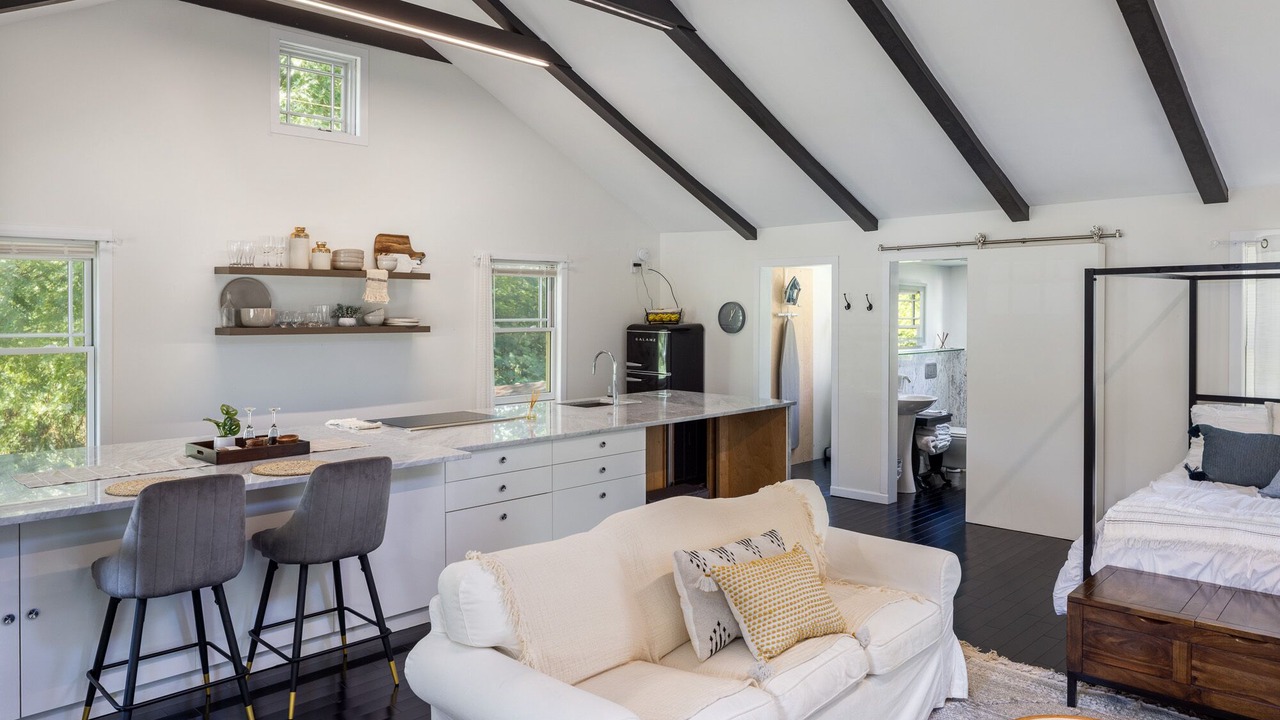 Photo of Livingroom in Claverack-Red Mills