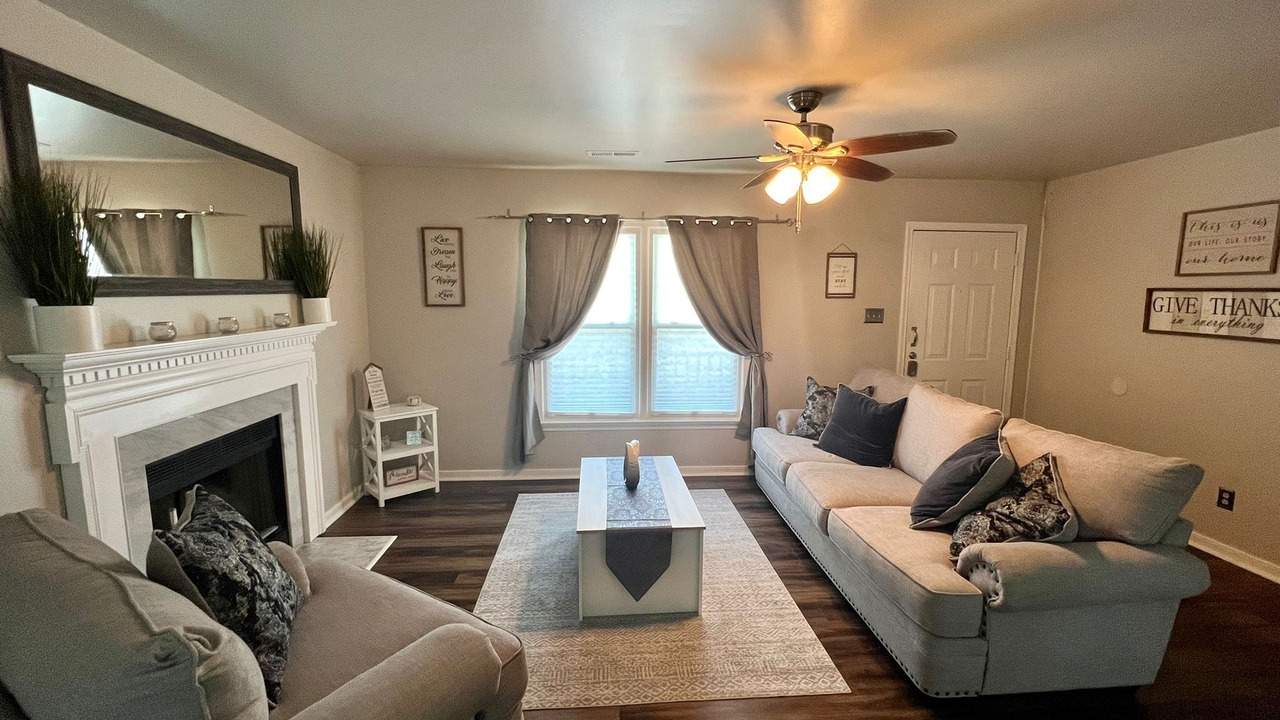 Photo of Livingroom in Ashland