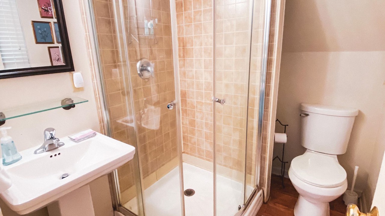 Photo of Bathroom in Colonial Beach