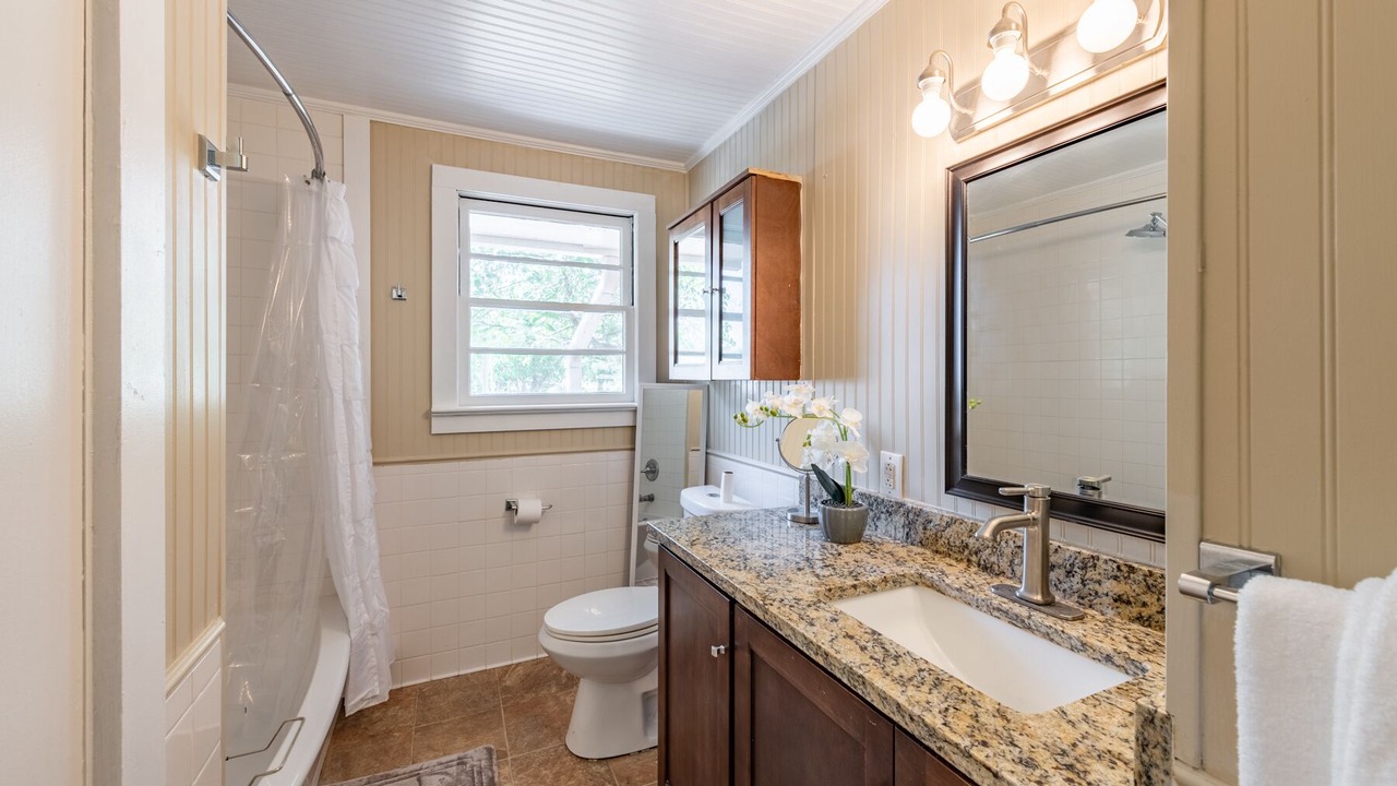 Photo of Bathroom in Clay