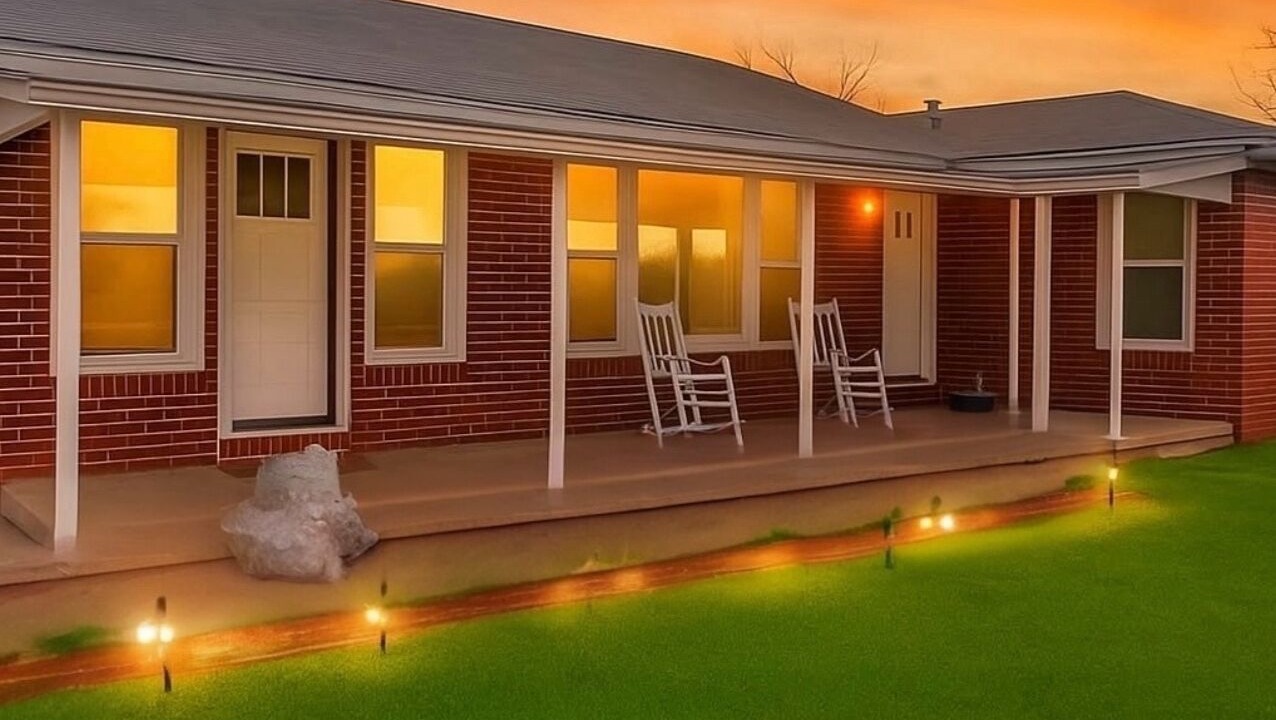 Photo of Outdoor in Clay